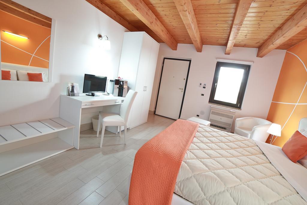 Villa Giulia Del Cavaliere Castrovillari Eksteriør billede